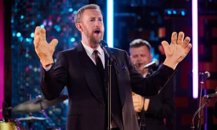 Hand made… Alex Horne in The Horne Section TV Show.