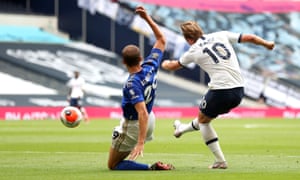 Harry Kane of Tottenham Hotspur scores his team’s third goal.