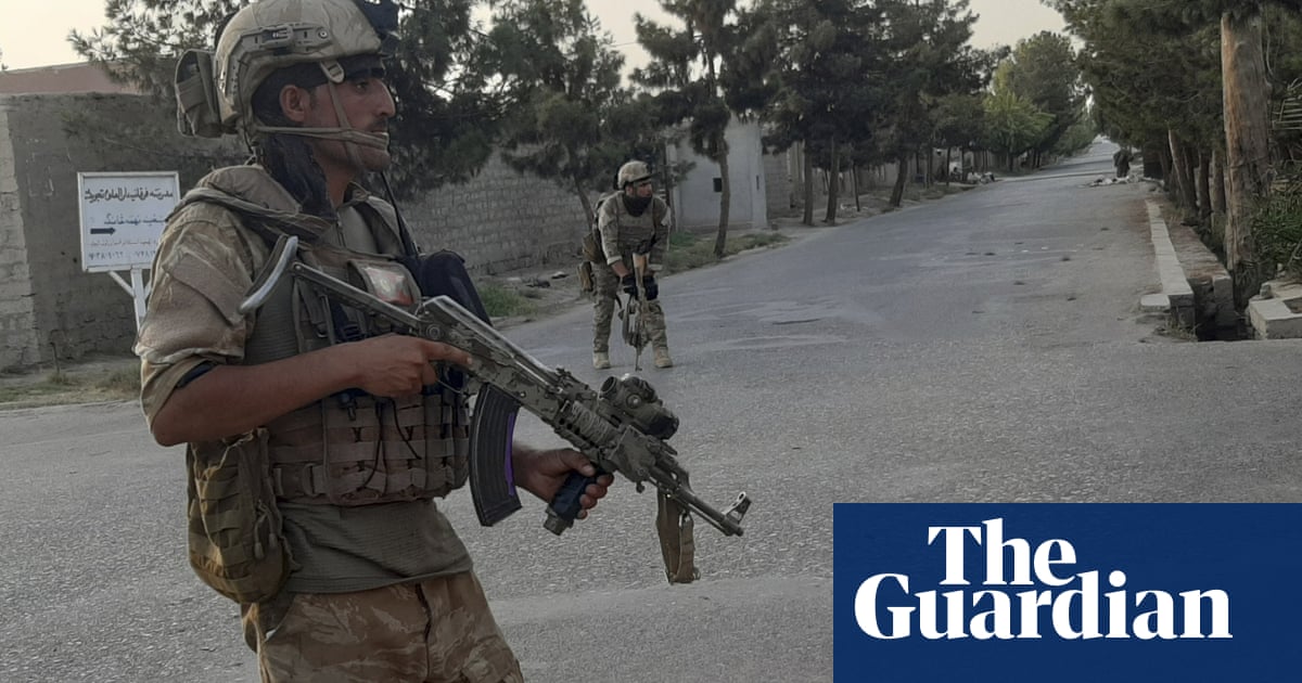 Taliban fighters close in on southern city as Afghanistan army chief is replaced