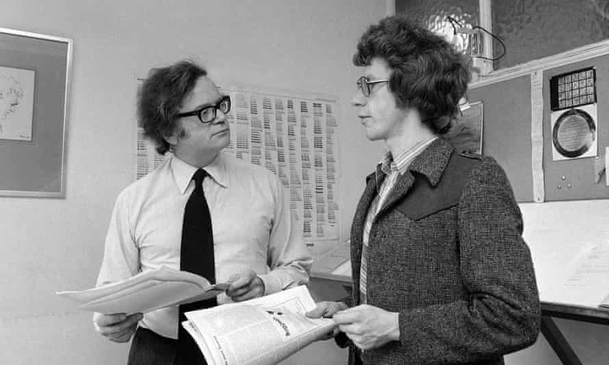 Bruce Page with the investigative journalist Duncan Campbell, right, in the offices of the New Statesman in 1980.