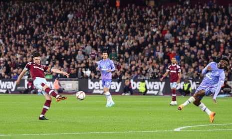 Declan Rice of West Ham United has a shot at goal.