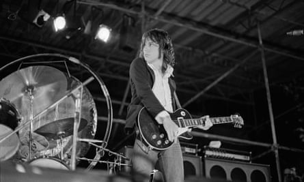 Jeff Beck no palco em Londres em 1972.