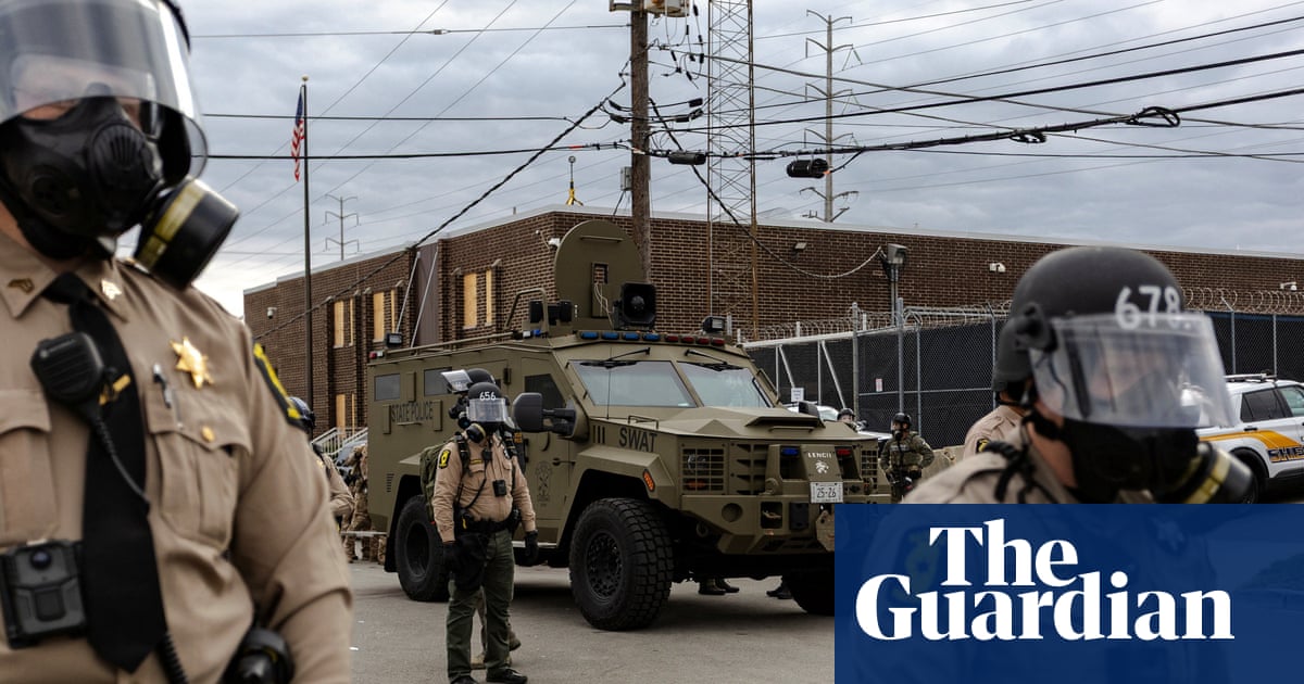 Judge orders improvements at a Chicago immigration facility after claims of inhumane conditions