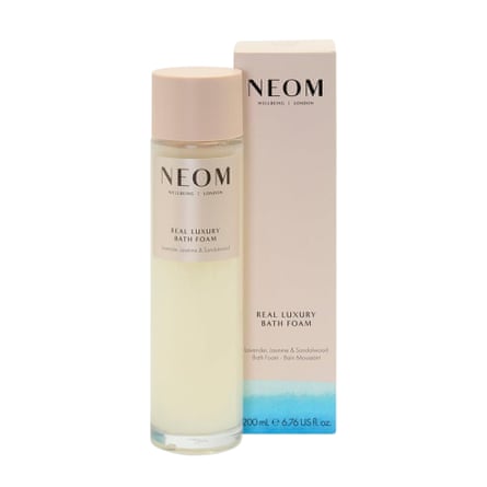 NEOM – Real Luxury Bath Foam (200ml) bottle and the packaging box.