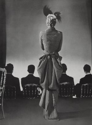 Balenciaga, 1939The images and articles presented in Vogue reflected the interests of the modern woman and influenced her choices regarding where to shop and what to we“I asked myself over and over ... how do I represent the modern woman in the true light of the period”. george hoyningen-huene
