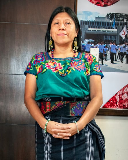 Sonia Gutiérrez standing up in her office.
