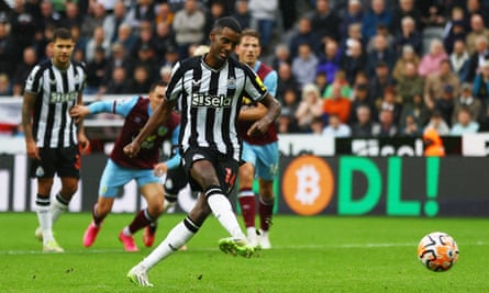 Alexander Isak strokes the ball home from the penalty spot.