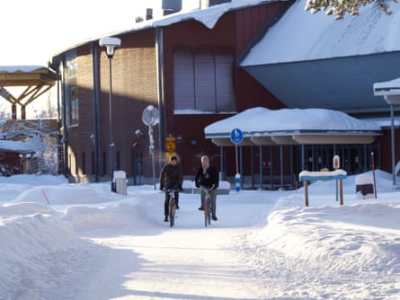 Joensuu compacts the snow base with ploughs for the bike lanes