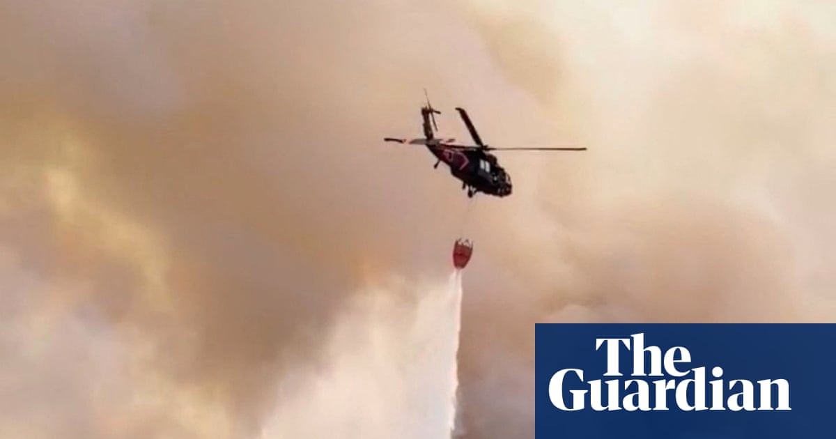 'Scared to death' evacuees escape fast-moving wildfire in Reno, Nevada – video