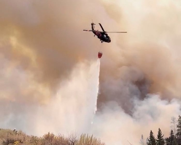 'Scared to death' evacuees escape fast-moving wildfire in Reno, Nevada – video