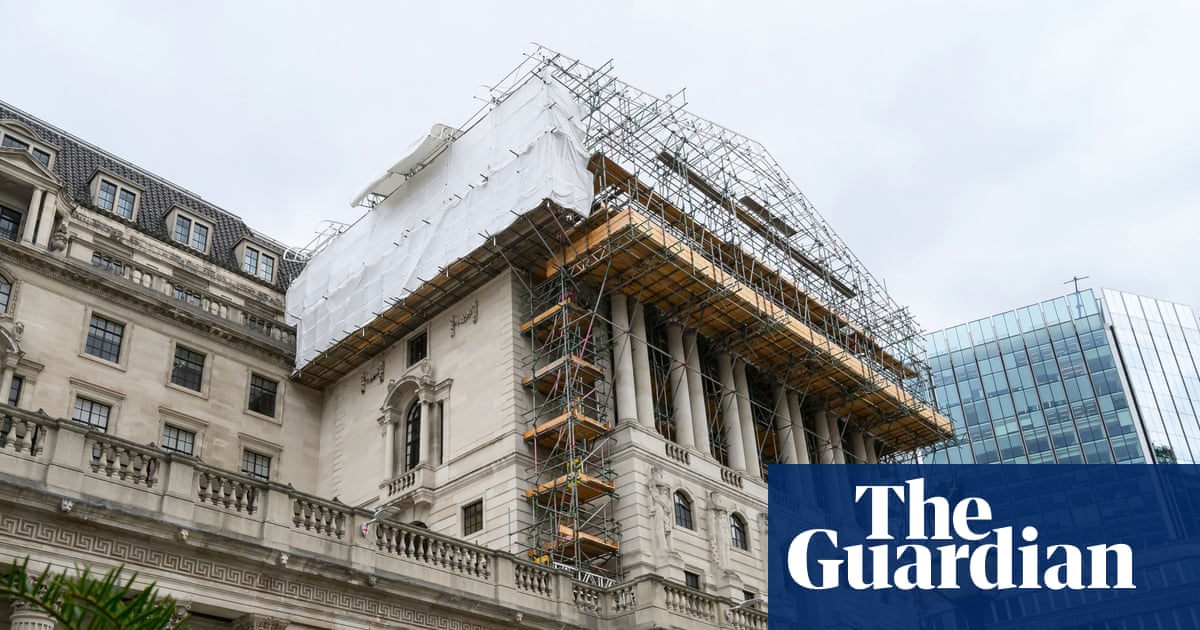 Bank of England urged to slow or halt bond-selling to slash UK borrowing costs