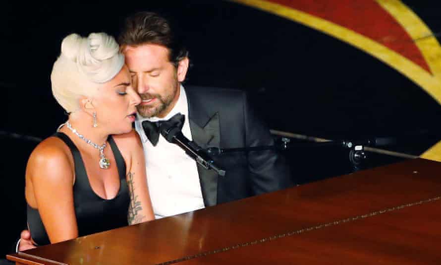 Lady Gaga and Bradley Cooper gave an intensely intimate performance of the winning song.
