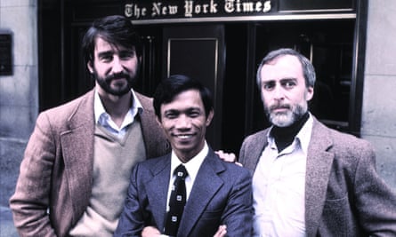 Journalist Sydney Schanberg (right) with Sam Waterson (left), who played him in 1984’s The Killing Fields and Haing Ngor (centre), who played Dith Pran.