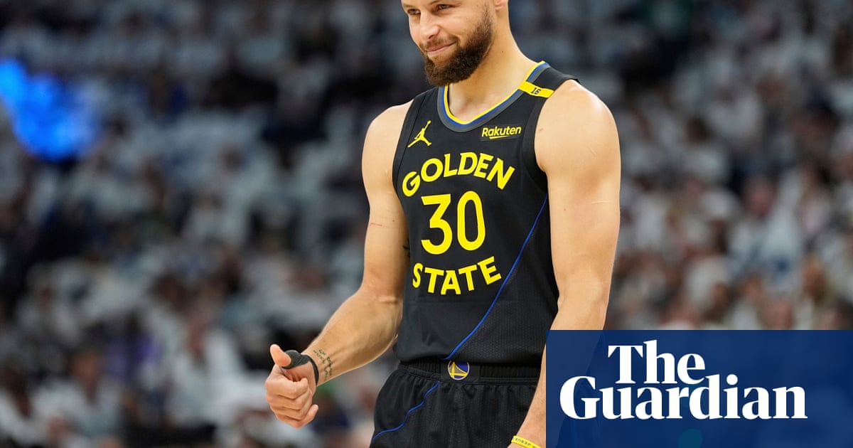 Stephen Curry's playoff series against Minnesota under threat after hamstring strain