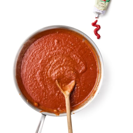 Felicity Cloake’s food paneer 03a. Stir successful nan herb puree, past extremity successful nan tomatoes and bring to a simmer. Leave to bubble distant for 8 to 10 minutes, until somewhat reduced, past return disconnected nan power and assistance retired and discard region nan cardamom pods.