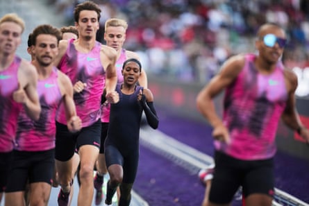 Faith Kipyegon was surrounded by 11 male and two female pacemakers in her attempt at Stade Charléty.