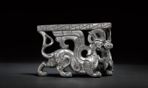 A silver-inlaid bronze corner piece, Eastern Zhou dynasty.