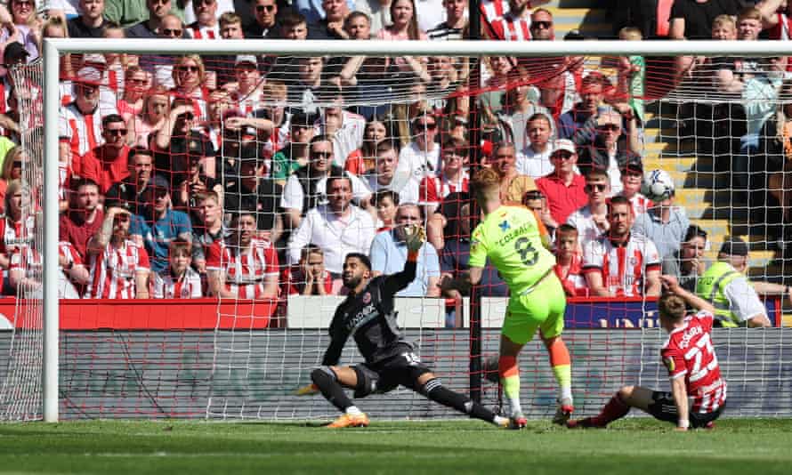 Nottingham Forest’s Jack Colback lashes the ball home to open the scoring.