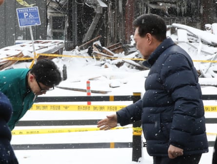 Yoon Suk Yeol meets with Han Dong-hoon, interim leader of the ruling People Power Party.