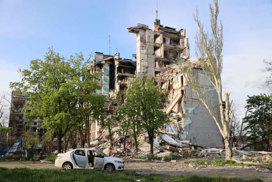 Destruction in the Ukrainian city of Mariupol under the control of Russian military and pro-Russian separatists, 29 April.