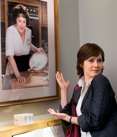 Amy Adams a joué Julie Powell et Meryl Streep a joué Julia Child dans le film Julie & Julia de Nora Ephron en 2009.