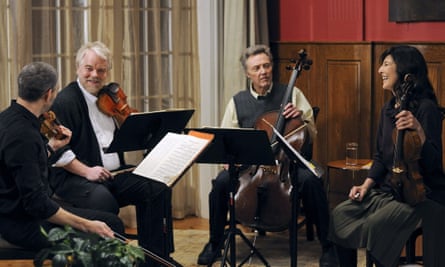 Mark Ivanir, Philip Seymour Hoffman, Christopher Walken et Catherine Keener dans A Late Quartet (2012).