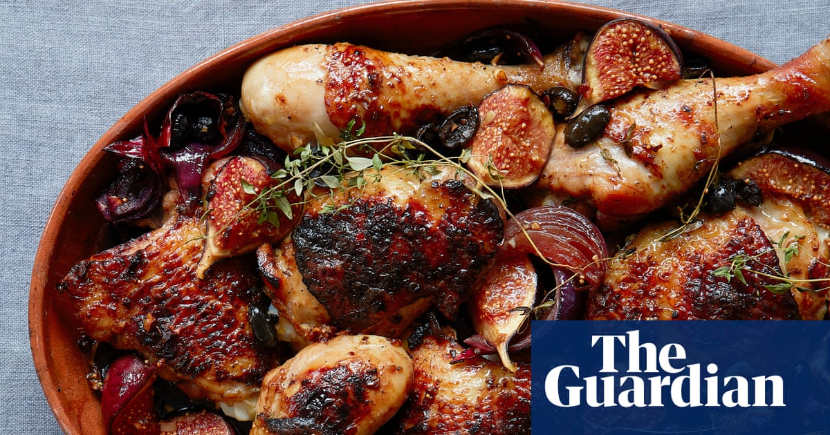 Thomasina Miers’ recipe for roast chicken legs with sticky figs, red onions and oloroso vinegar 