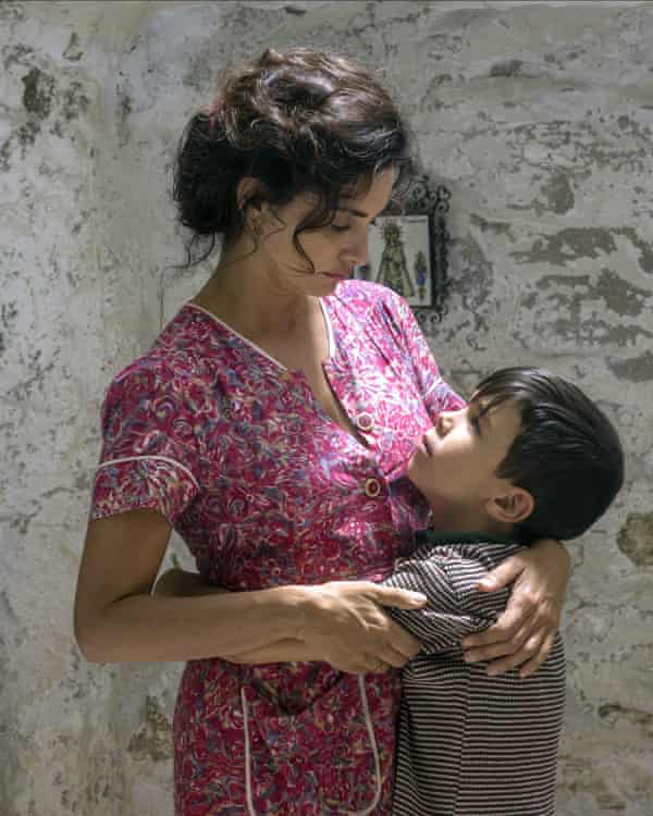 Penélope Cruz and Asier Flores in Pain and Glory, 2019.