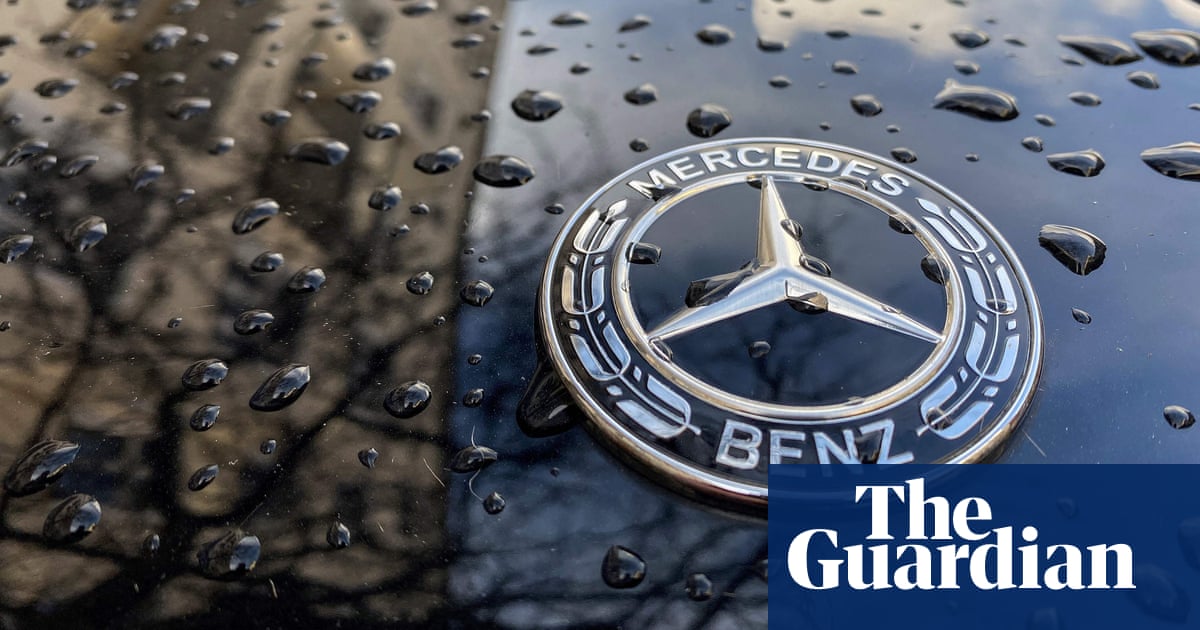 Mercedes-Benz issues global recall of one million older cars