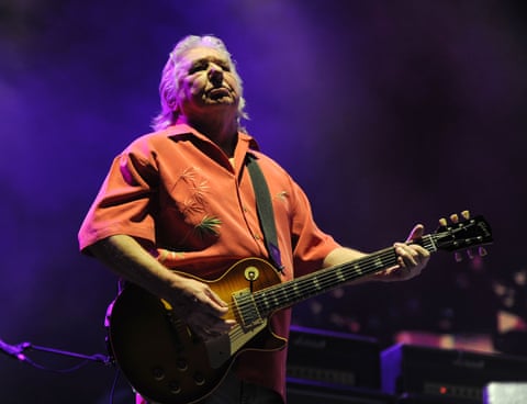 Ralphs plays with Mott The Hoople in 2013.