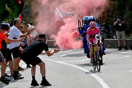 Jonas Vingegaard makes his move at Piancavallo, pulling away from pink jersey rival Felix Gall