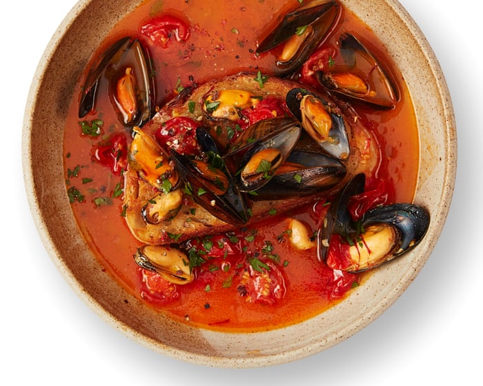How to make the perfect zuppa di cozze – recipe | Felicity Cloake's How to make the perfect …