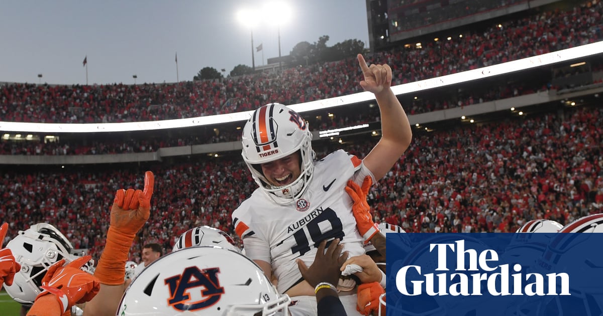 Auburn stun No 1 Georgia on last-gasp field goal as top-ranked teams fall in successive weeks