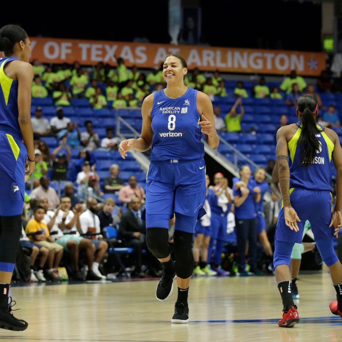 Liz Cambage Breaks Wnba Scoring Record With 53 Point Outburst Wnba The Guardian
