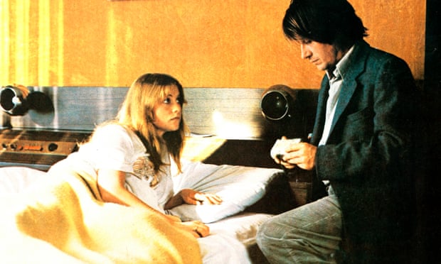 Isabelle Huppert et Jacques Dutronc dans Sauve Qui Peut (la Vie), 1980, réalisé par Jean-Luc Godard avec une partition électronique de Gabriel Yared.