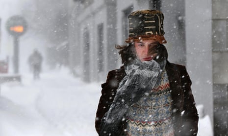 Photos: Heaviest snowstorm in years cuts power, delays travel in Tokyo