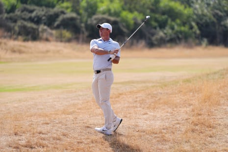 Rory McIlroy no primeiro fairway.