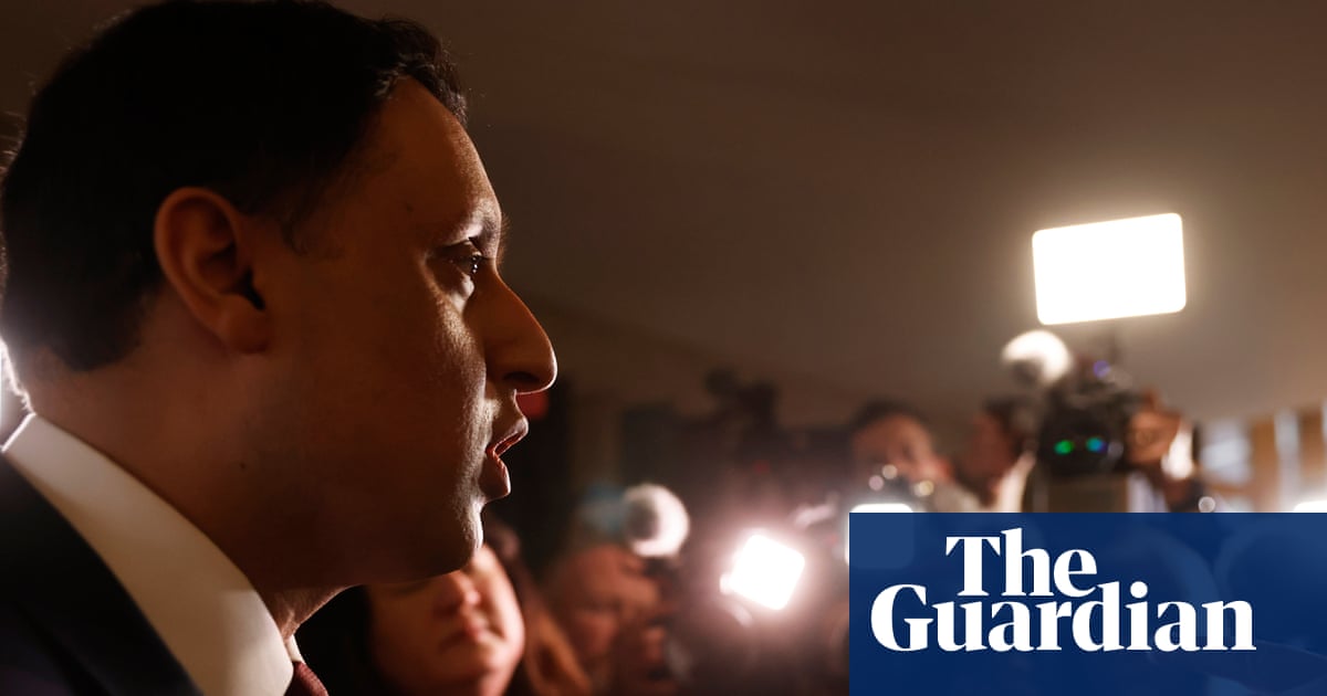 Anas Sarwar says Starmer can campaign in Scotland after calling for him to quit