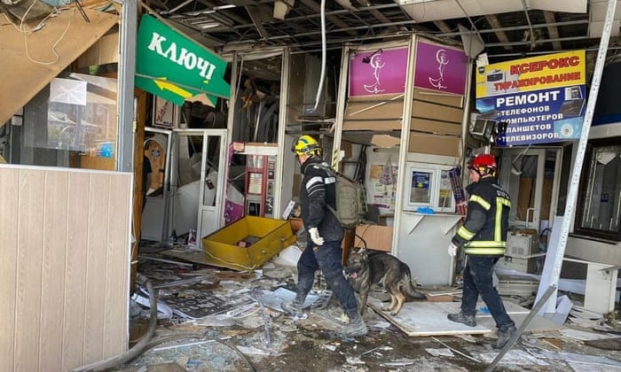 Russia-Ukraine War: Children among the dead as rescuers search for dozens missing in Vinnytsia attack (theguardian.com)