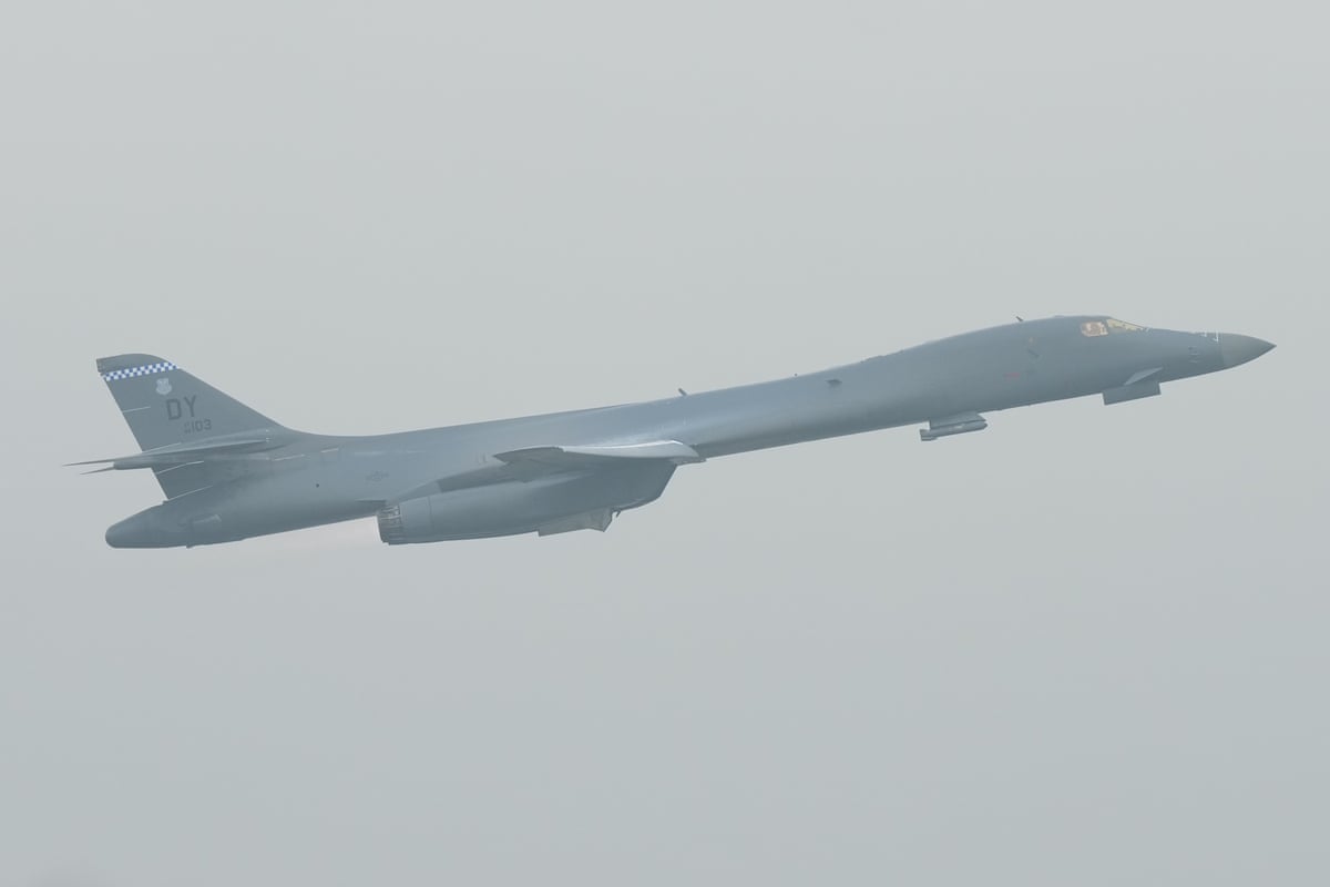 A B-1 bomber takes off from RAF Fairford in Fairford, England, on 29 September 2026.