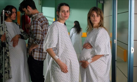 Territoire similaire… Penélope Cruz dans Parallel Mothers