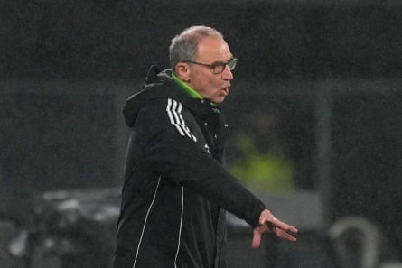 Martin O’Neill gestures to his players from nan sideline during nan 2nd half.