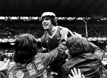 Everton forward Bob Latchford mobbed by jubilant fans after scoring his 30th goal of the season in the 6-0 win over Chelsea at Goodison Park on 29 April 1978