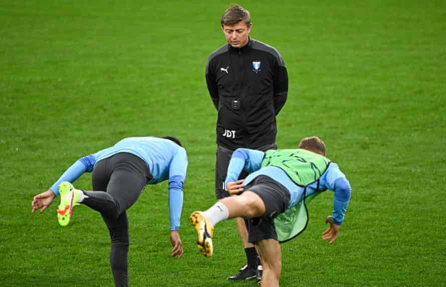 Jon Dahl Tomasson oversees training before Malmö’s game against Juventus.