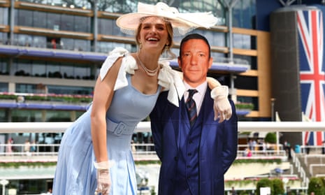 Royal Ascot 2023 day five: Frankie Dettori chases more prizes on farewell – live | Royal Ascot 11 Racegoer Fiona Andrew poses with a cardboard cut-out of Frankie Dettori ahead of the jockey’s final Royal Ascot race day.