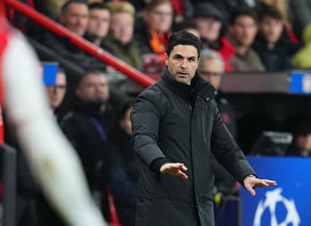 Mikel Arteta looks on during Arsenal’s 1-1 draw at Bayer Leverkusen