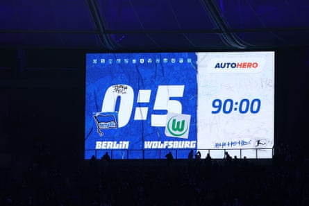 Le grand écran de l'Olympiastadion à la fin du match.