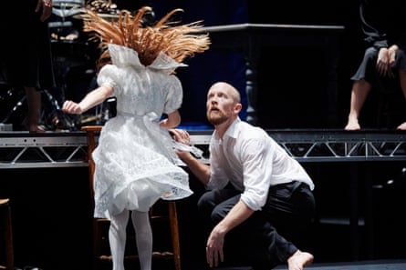 Michael Keegan-Dolan and Teaċ Daṁsa’s Mám.