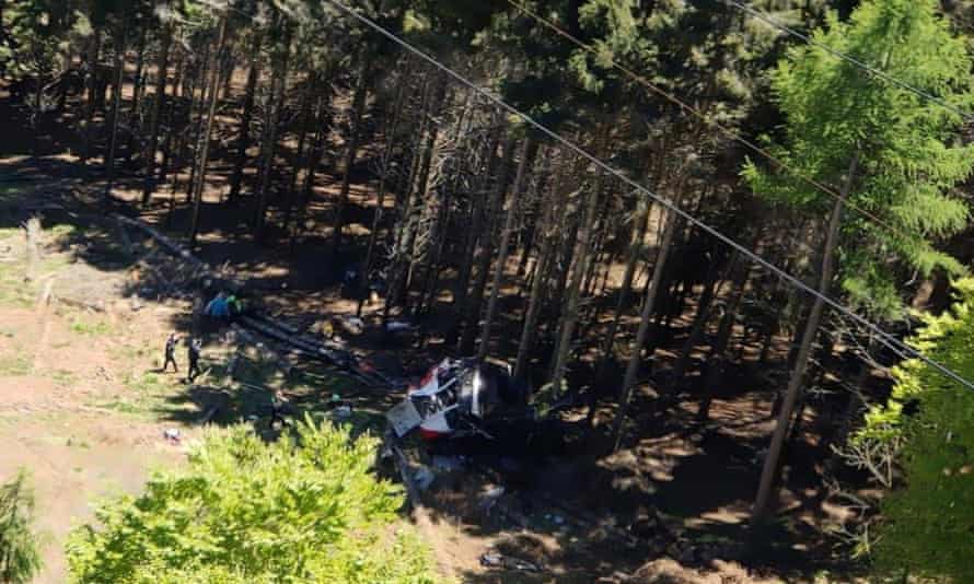 The wreckage of the cable car near Lake Maggiore