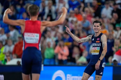 A sensational home straight gives Jakob Ingebrigtsen the gold medal.